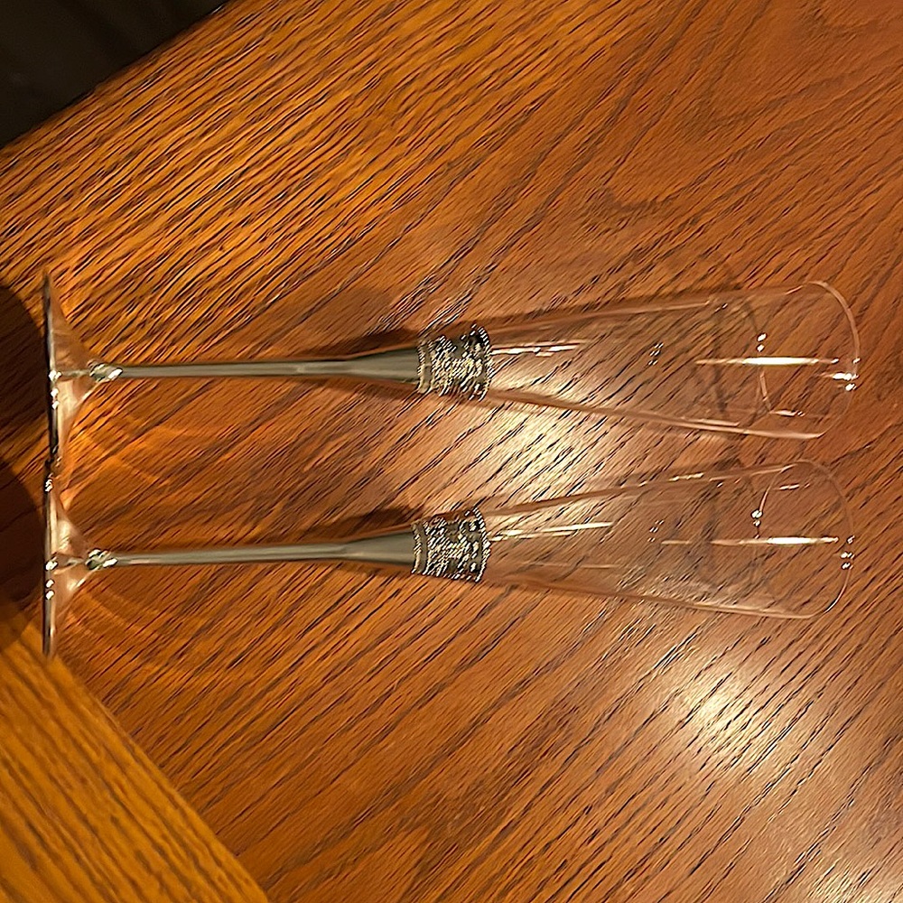 Vera Wang Wedgewood With Love Toasting Flute Pair NEW